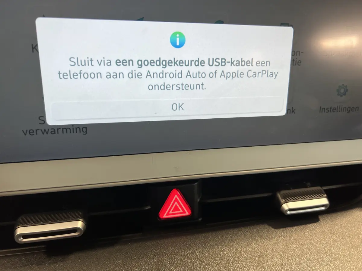 Connect+ 73kWh Afn. Trekhaak | Navigatie/Android/Apple Carplay | LM Velgen 19" | Voorstoelen Verwarmd | Cruise Control Adaptief | Lederen Bekleding | Warmtepomp | Airco |