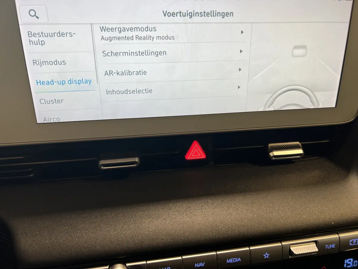Connect+ 73kWh Afn. Trekhaak | Navigatie/Android/Apple Carplay | LM Velgen 19" | Voorstoelen Verwarmd | Cruise Control Adaptief | Lederen Bekleding | Warmtepomp | Airco |