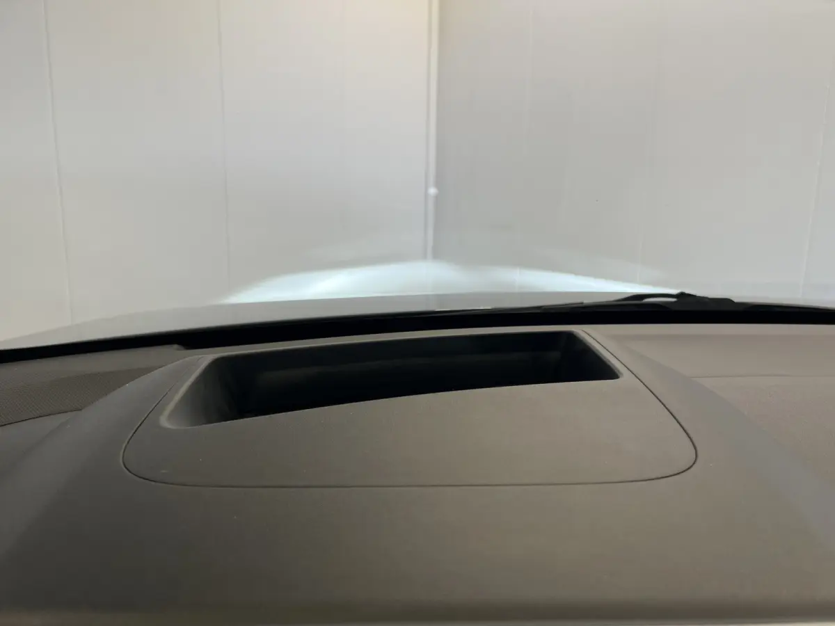 Connect+ 73kWh Afn. Trekhaak | Navigatie/Android/Apple Carplay | LM Velgen 19" | Voorstoelen Verwarmd | Cruise Control Adaptief | Lederen Bekleding | Warmtepomp | Airco |