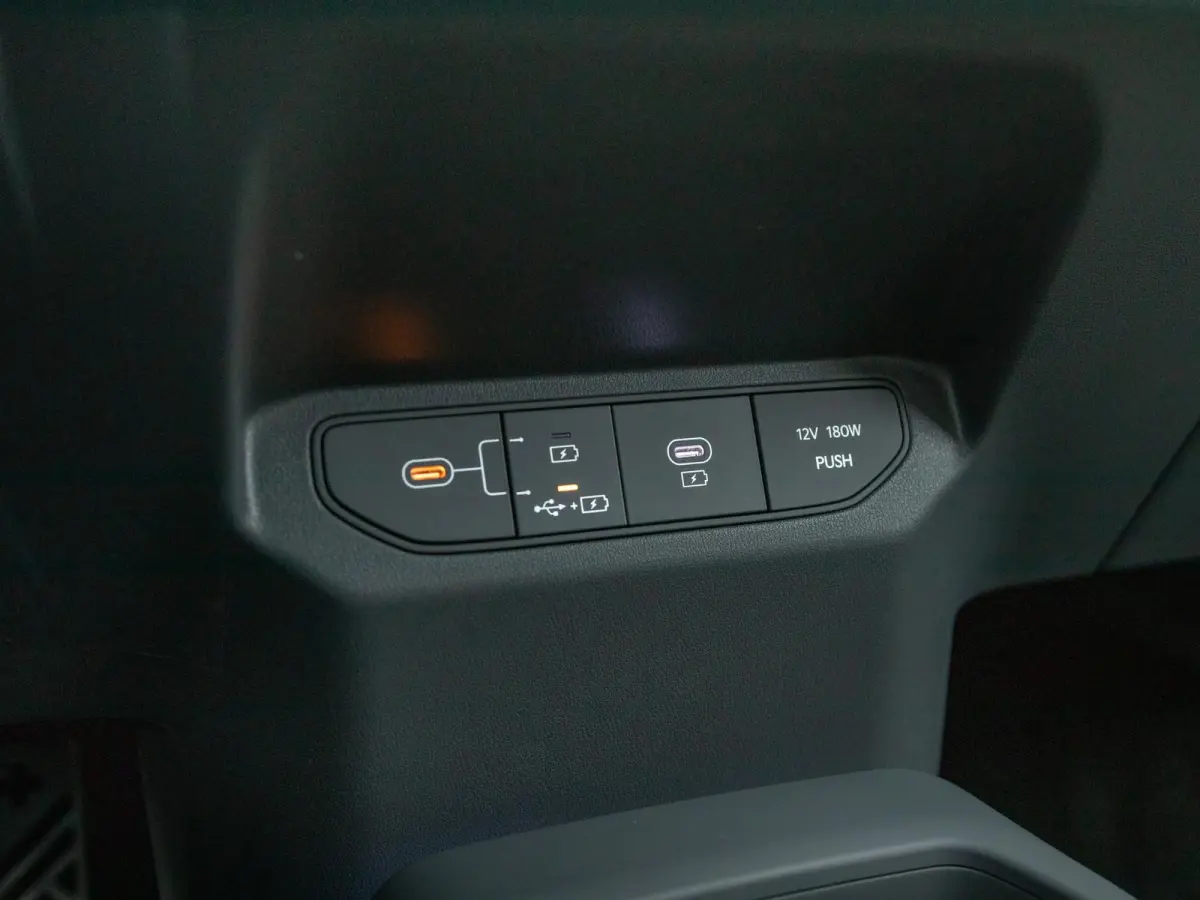 GT-Line Business Edition 81.4 kWh | Actieprijs* | Navi. | Clima. | Adapt. Cruise. | Parkeersensoren | Dodehoekassistentie | Stoel&Stuur Verwarming | GT-Line Vegan Lederen Stoelbekleding