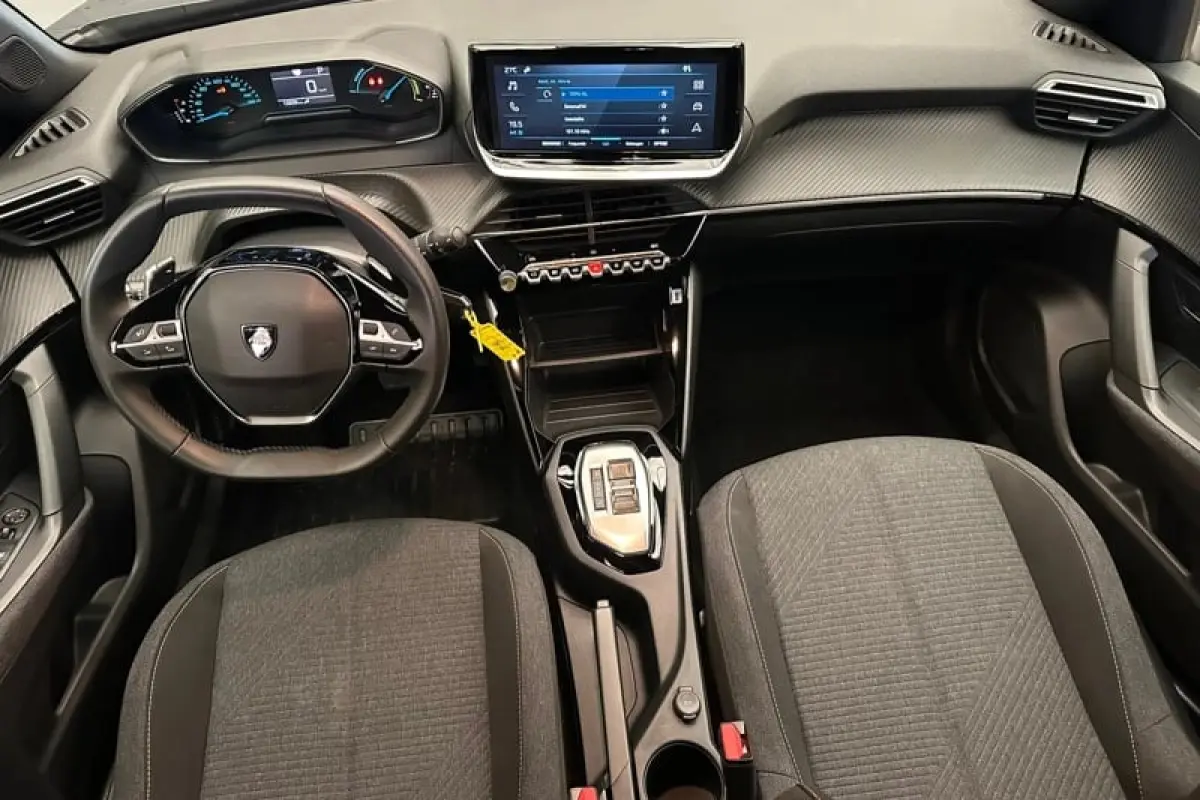 1.2 Hybrid 136 Style LED | Carplay | Parkeersensoren Achter | Cruise | Climate | Bluetooth | Achterspoiler | Airco (automatisch) | Apple Carplay/Android Auto|telefoonintegratie premium