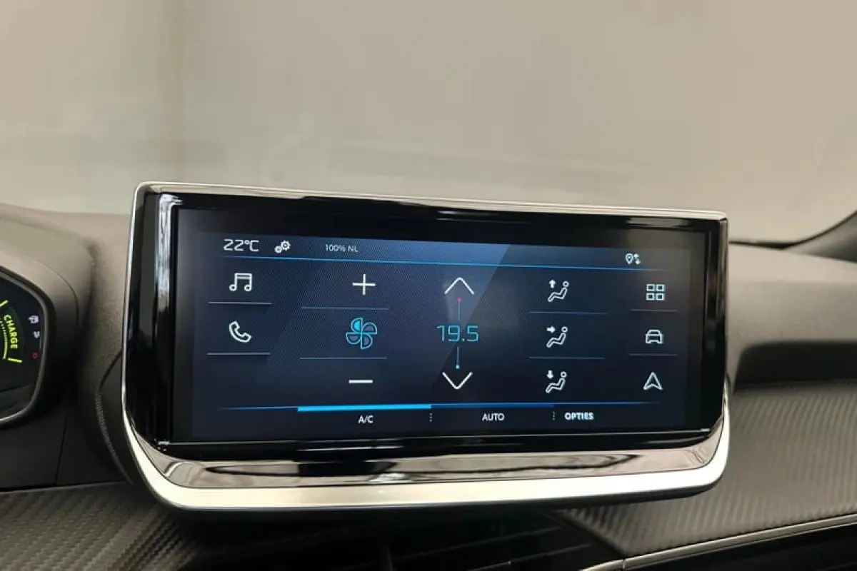 1.2 Hybrid 136 Style LED | Carplay | Parkeersensoren Achter | Cruise | Climate | Bluetooth | Achterspoiler | Airco (automatisch) | Apple Carplay/Android Auto|telefoonintegratie premium