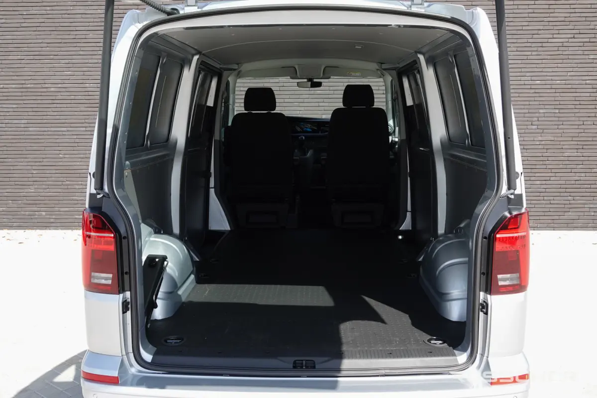 L2H1 2.0Tdi 150Pk DSG7 | Bulli | 28 | 2xSchuifdeur | Achteruitrijcamera | 17'' | Reflex Silver