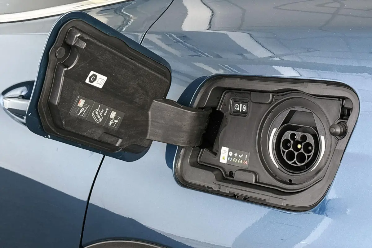 1.6 HYbrid 225 GT 1e Eigenaar Panoramadak Leder FOCAL
