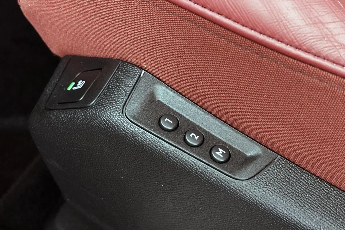 1.6 HYbrid 225 GT 1e Eigenaar Panoramadak Leder FOCAL