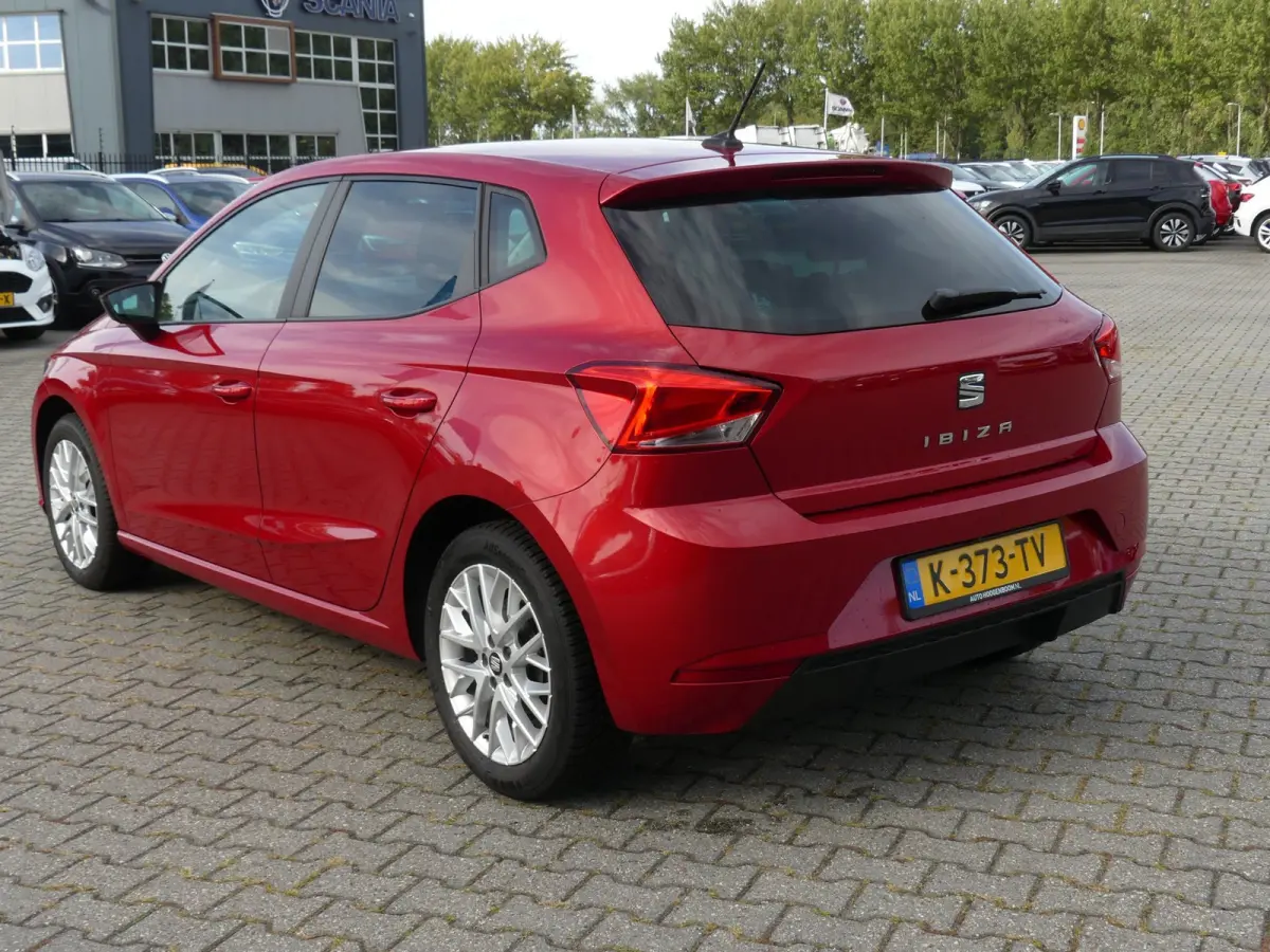 1.0 TSI Style Business Intense / Apple Carplay/Android Auto / Desire Red