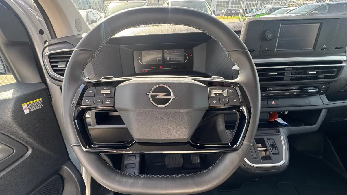 2.0D 145PK L2H1 INNOVATION AUTOMAAT NAVI / CLIMA / FULL-LED / 17" LMV / AFN. TREKHAAK / WINTERPAKKET / 1E EIGENAAR / UNIEK !!
