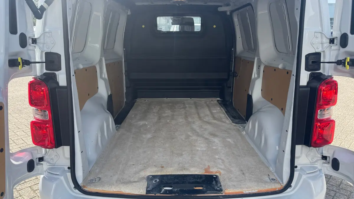 2.0D 145PK L2H1 INNOVATION AUTOMAAT NAVI / CLIMA / FULL-LED / 17" LMV / AFN. TREKHAAK / WINTERPAKKET / 1E EIGENAAR / UNIEK !!