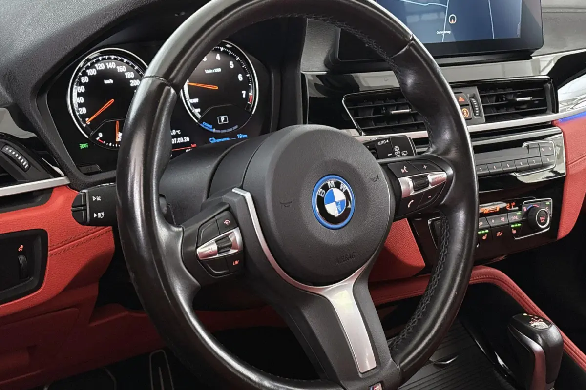 xDrive25e High Executive M Sport Panoramadak Keyless Rood Leder