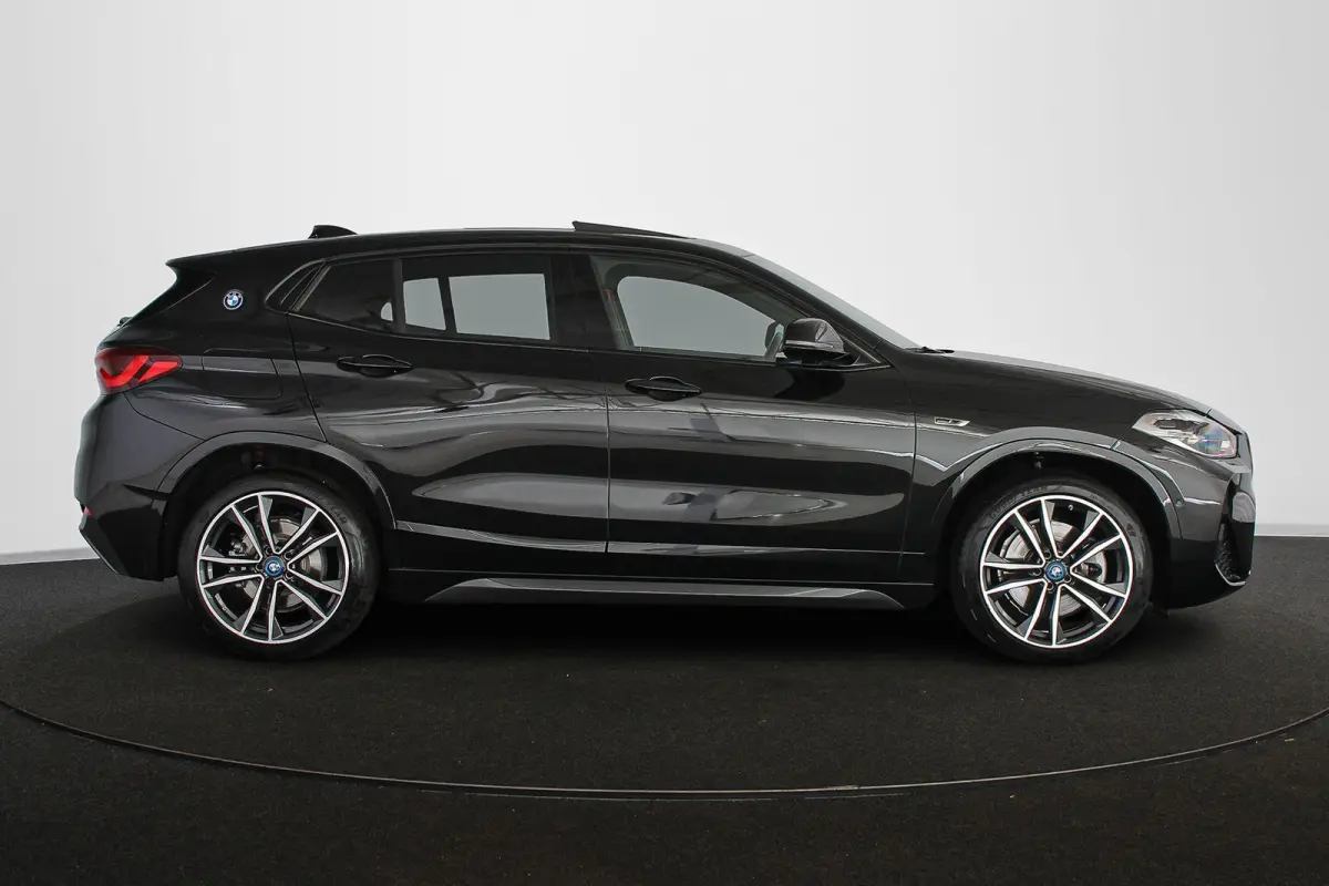 xDrive25e High Executive M Sport Panoramadak Keyless Rood Leder