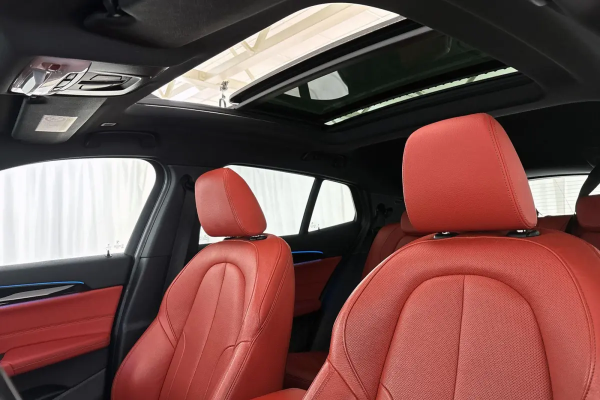 xDrive25e High Executive M Sport Panoramadak Keyless Rood Leder