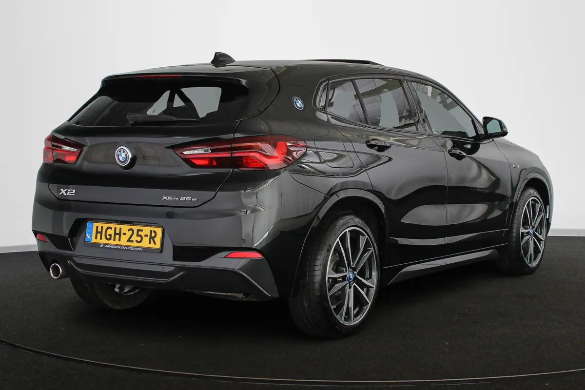 xDrive25e High Executive M Sport Panoramadak Keyless Rood Leder