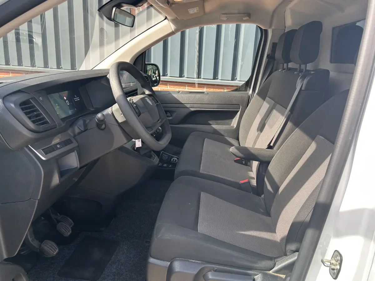 2.0 BlueHDi 145PK L2 Airco/3-Persoons/Pdc/Trekhaak/Camera/21.000KM!!!