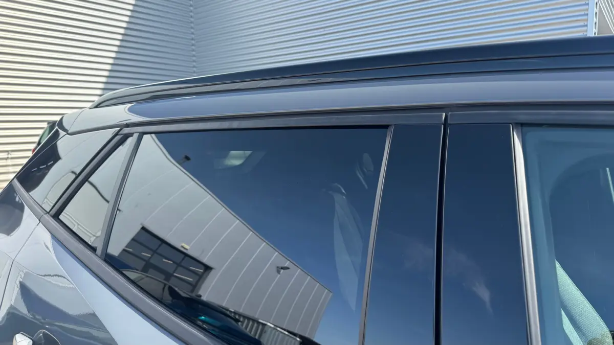 1.2 HYBRID 145PK ALLURE AUTOMAAT / TOT 8 JAAR GARANTIE / NAVI / LEDER / CLIMA / LED / PDC / 17" LMV / KEYLESS / 360 CAMERA / CRUISECONTROL / 1E EIGENAAR / NIEUWSTAAT !!