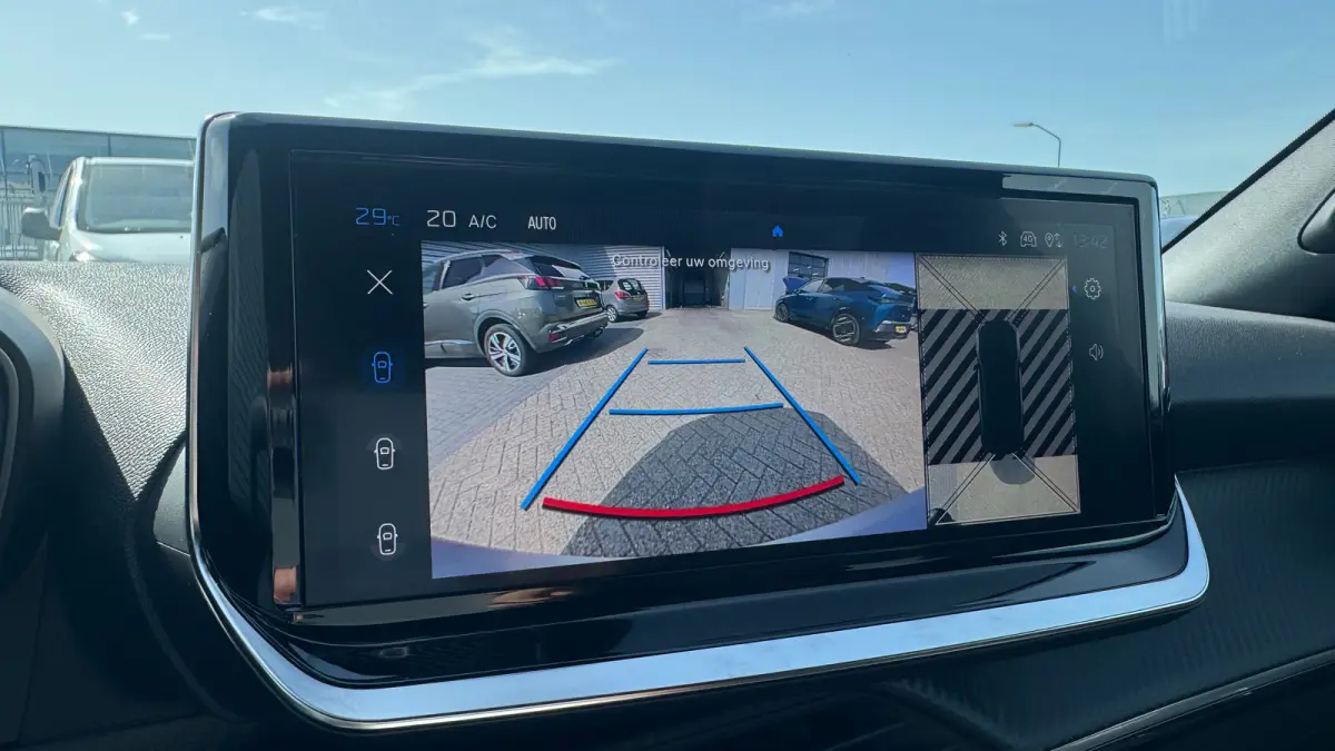 1.2 HYBRID 145PK ALLURE AUTOMAAT / TOT 8 JAAR GARANTIE / NAVI / LEDER / CLIMA / LED / PDC / 17" LMV / KEYLESS / 360 CAMERA / CRUISECONTROL / 1E EIGENAAR / NIEUWSTAAT !!