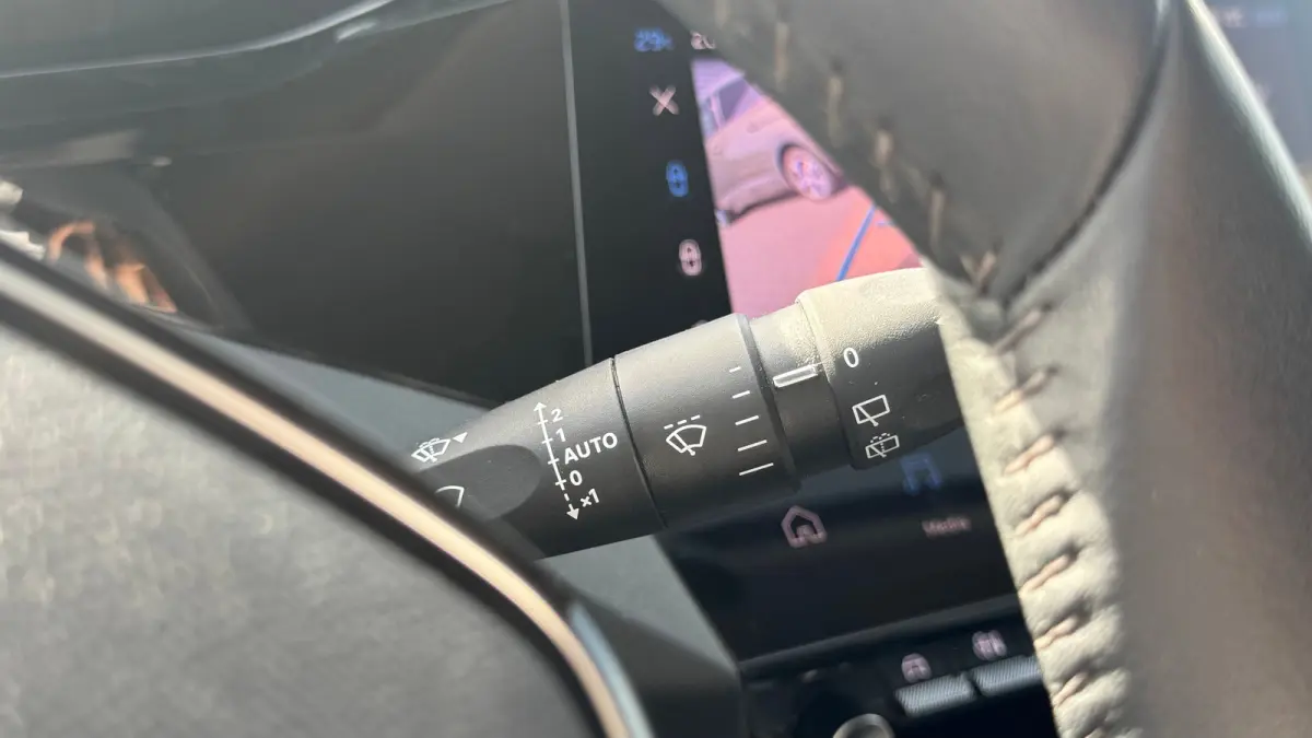 1.2 PURETECH 130PK ALLURE PACK BUSINESS / NAVI / LEDER / CLIMA / PDC / 17" LMV / CAMERA / KEYLESS / FULL-LED / BLUETOOTH / CRUISECONTROL !!