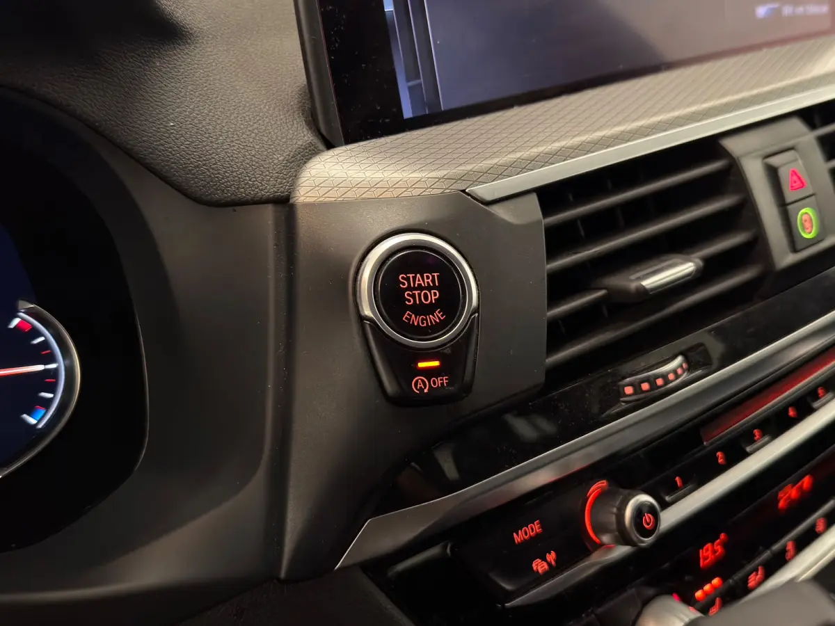XDrive20i High Executive / M-pakket / Shadow Line / HUD