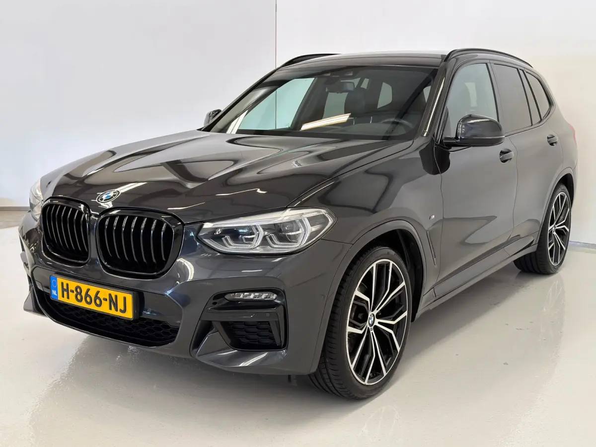 XDrive20i High Executive / M-pakket / Shadow Line / HUD
