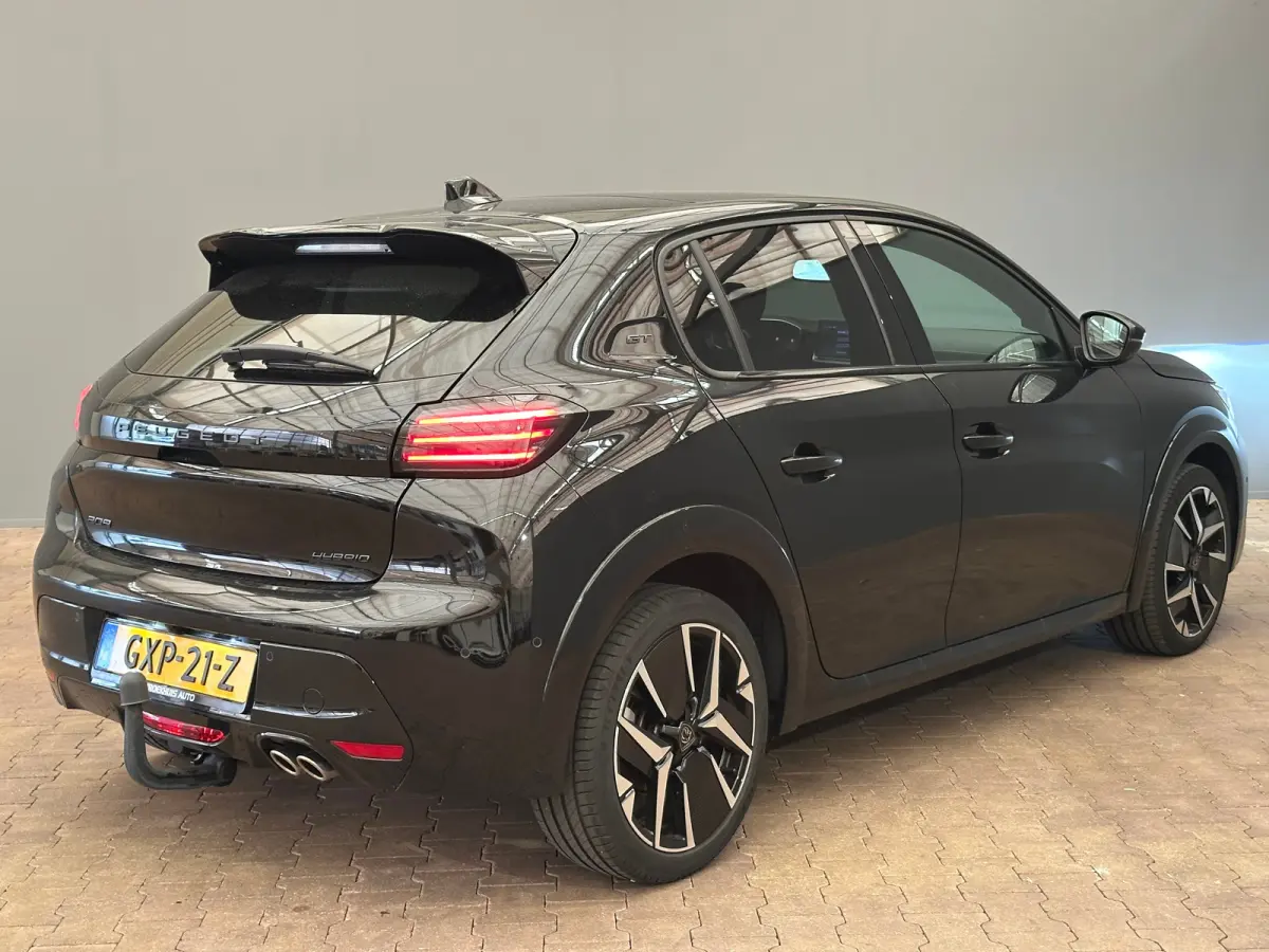 1.2 Hybrid 136 e-DCS6 GT Afneembare Trekhaak | Panorama Dak | Camera Voor + Achter | 17" Lichtmetaal | LED | Navigatie | Achteruitrijcamera | Afneembare Trekhaak | Apple Carplay/Android Auto