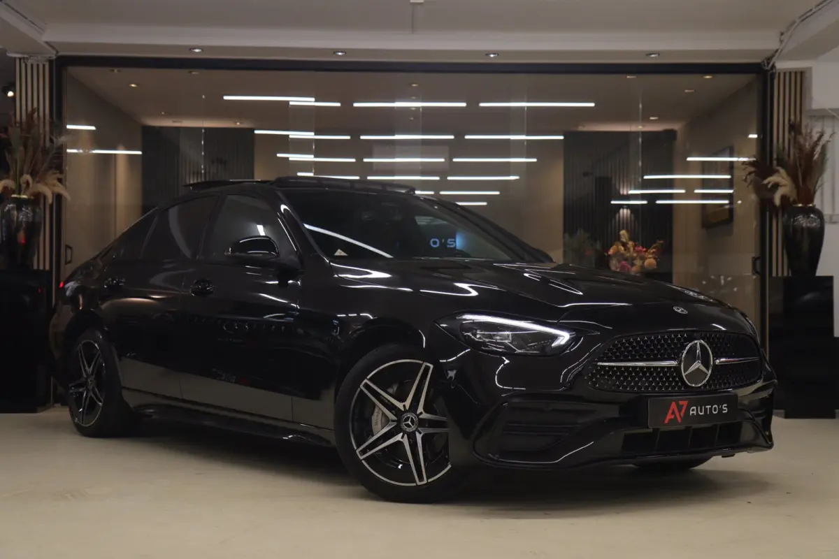 300 E AMG Line PANO/CARPLAY/SFEERV/CAMERA/BOMVOL