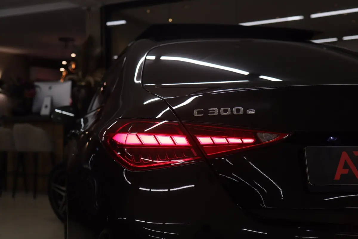 300 E AMG Line PANO/CARPLAY/SFEERV/CAMERA/BOMVOL