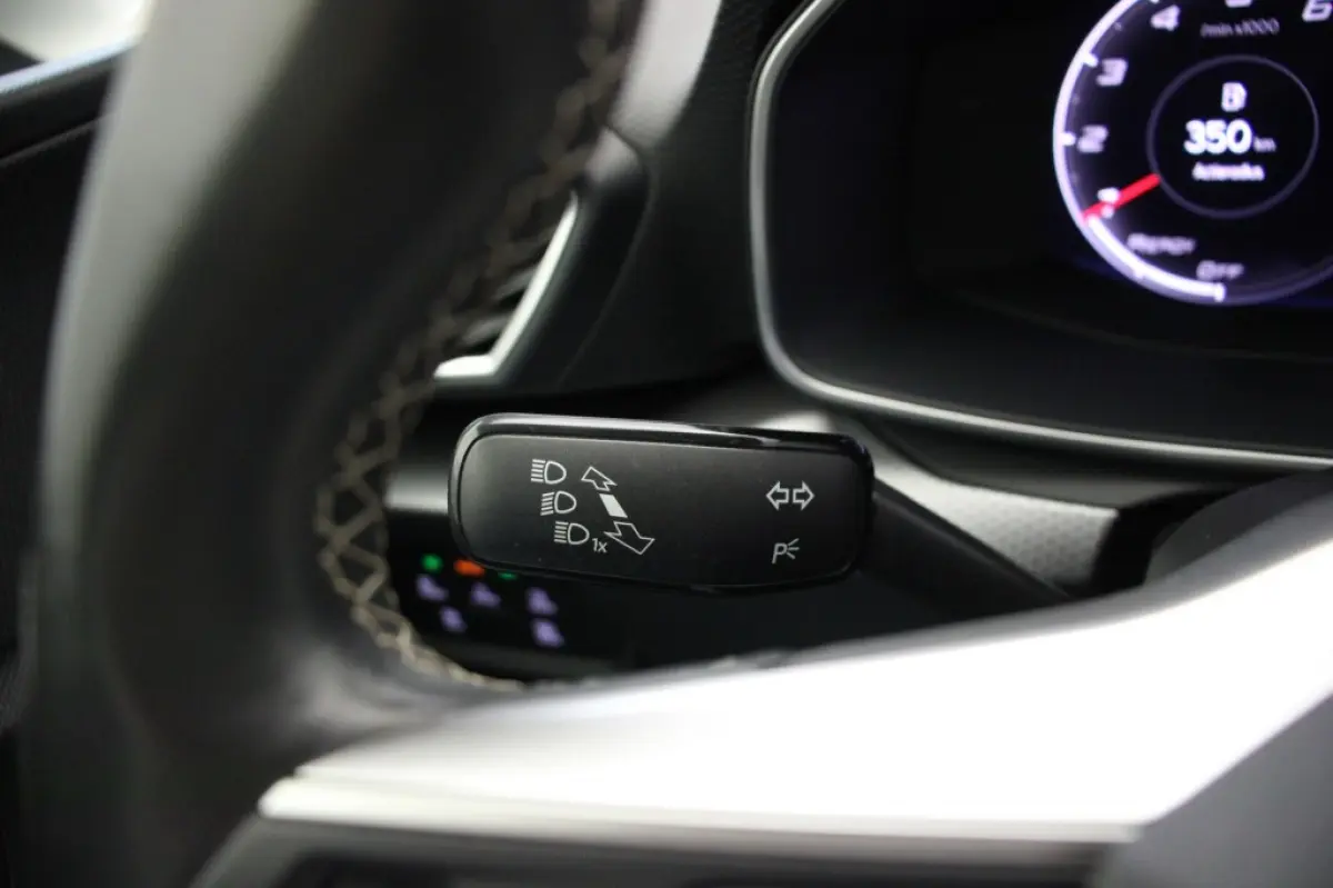 1.0 TSI Style Business Intense - Digitaal Cockpit, Carplay, Camera