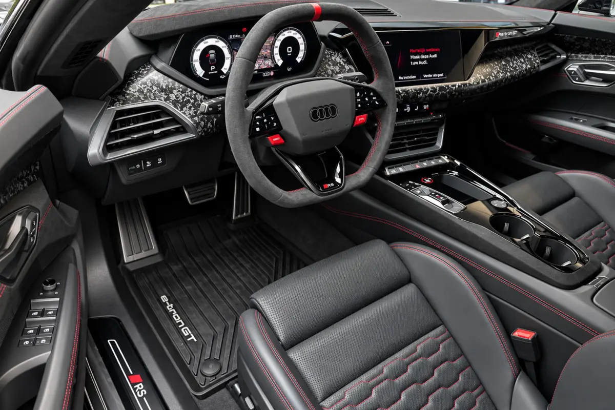 RS e-tron GT Performance l 843 pk I Ceramic l Carbon l Facelift