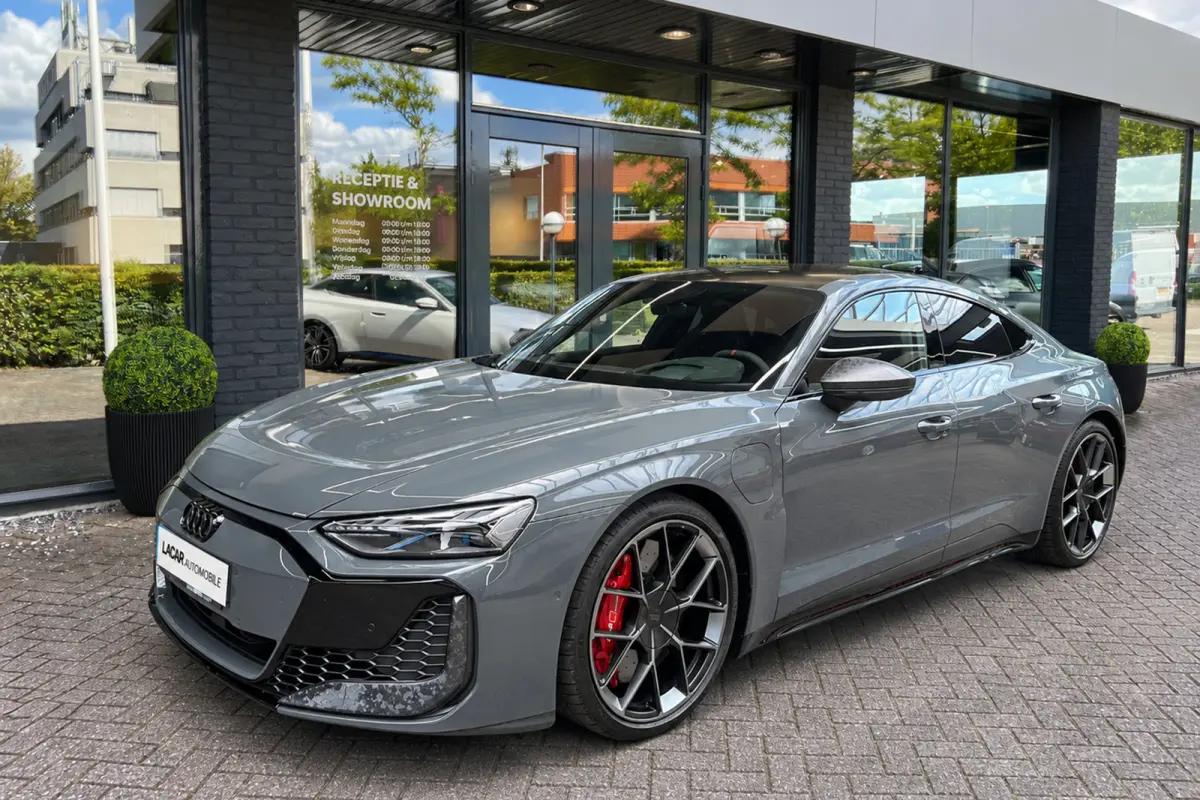 RS e-tron GT Performance l 843 pk I Ceramic l Carbon l Facelift