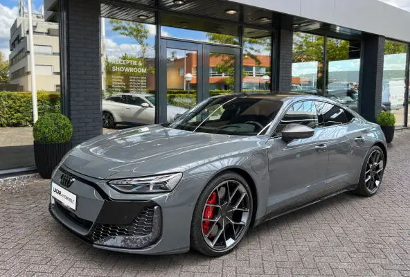 RS e-tron GT Performance l 843 pk I Ceramic l Carbon l Facelift