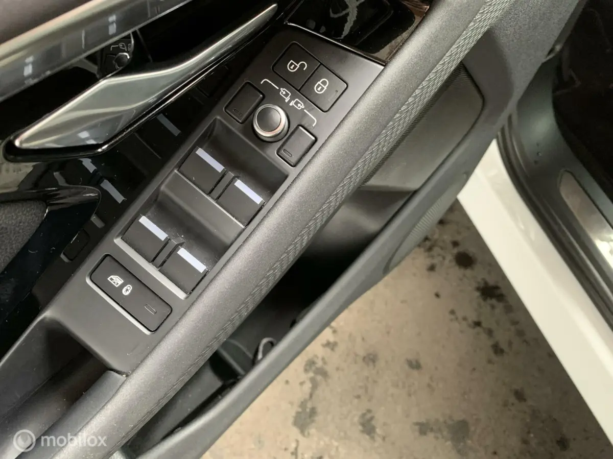2.0 P200 AWD R-Dynamic