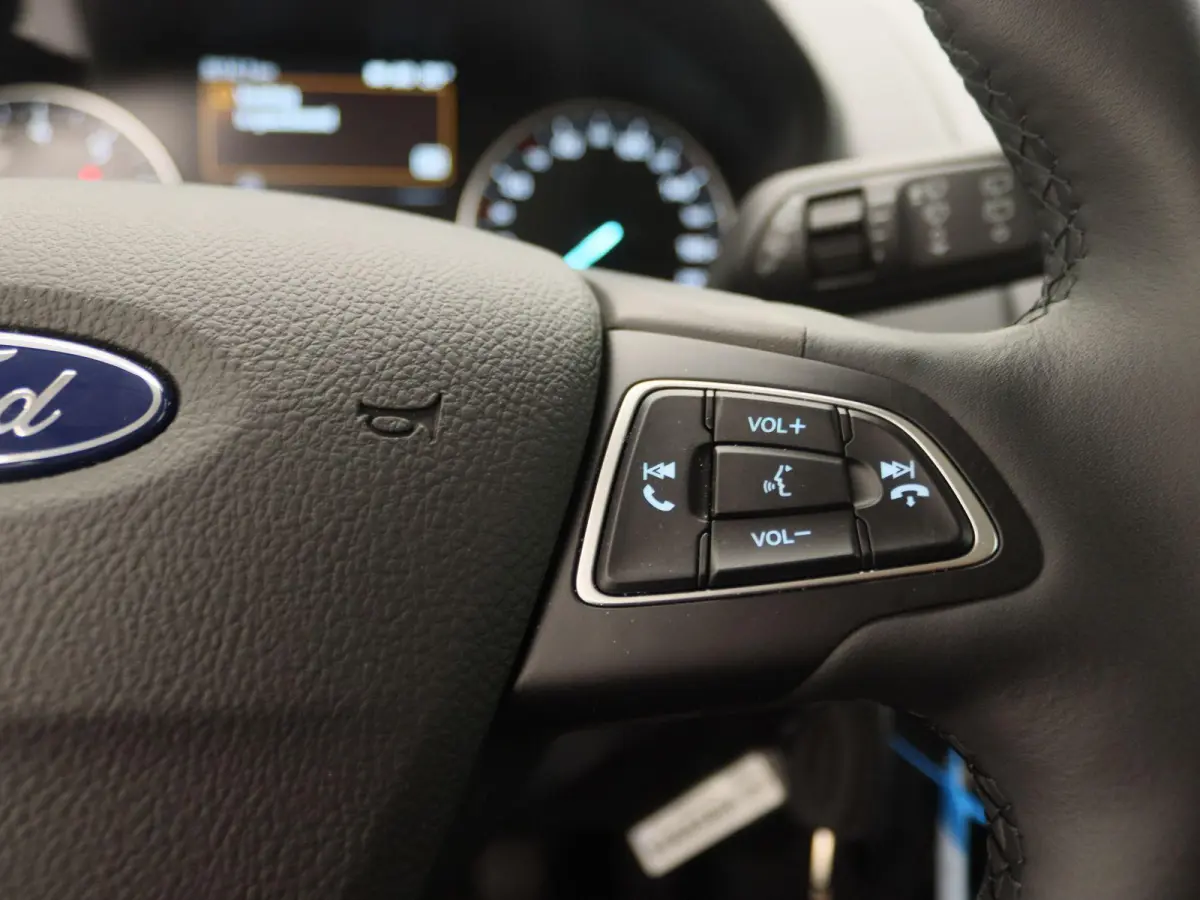 1.0 EcoBoost Titanium | Camera | Apple Carplay | Climate Control |