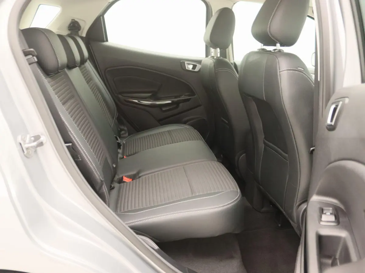 1.0 EcoBoost Titanium | Camera | Apple Carplay | Climate Control |