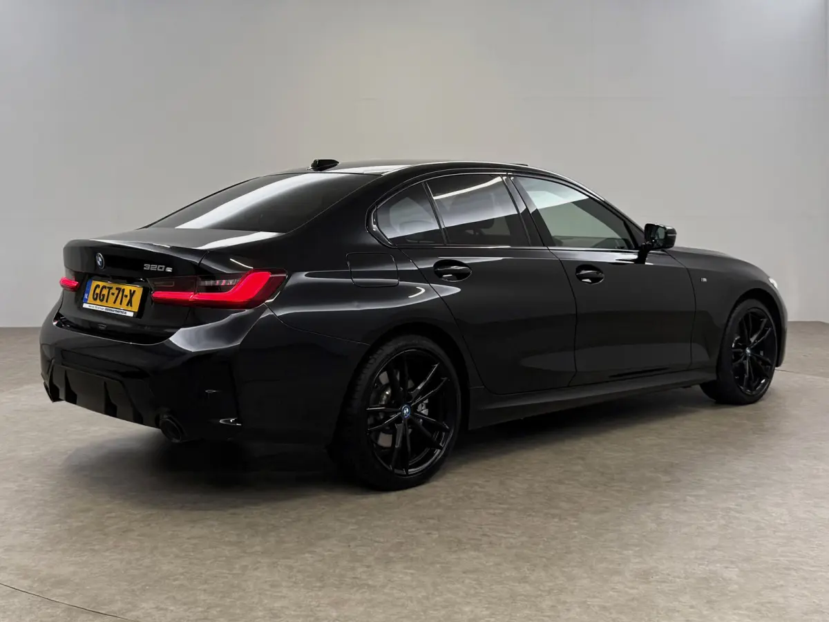 320e M-Sport | Pano | Virtual | Camera | Sfeer | Memory | Carplay | LED | Cruise | Leder