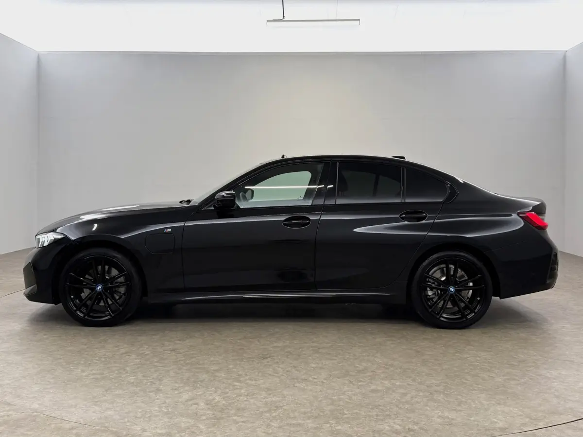 320e M-Sport | Pano | Virtual | Camera | Sfeer | Memory | Carplay | LED | Cruise | Leder