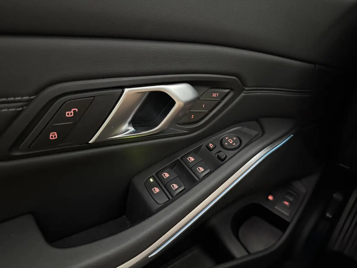 320e M-Sport | Pano | Virtual | Camera | Sfeer | Memory | Carplay | LED | Cruise | Leder
