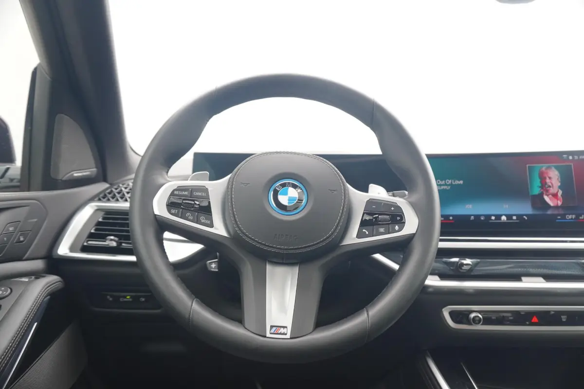 xDrive50e | M Sportpakket Pro | Panoramadak | Harman Kardon | M Multifunctionele voorstoelen | Carbon Exterieur