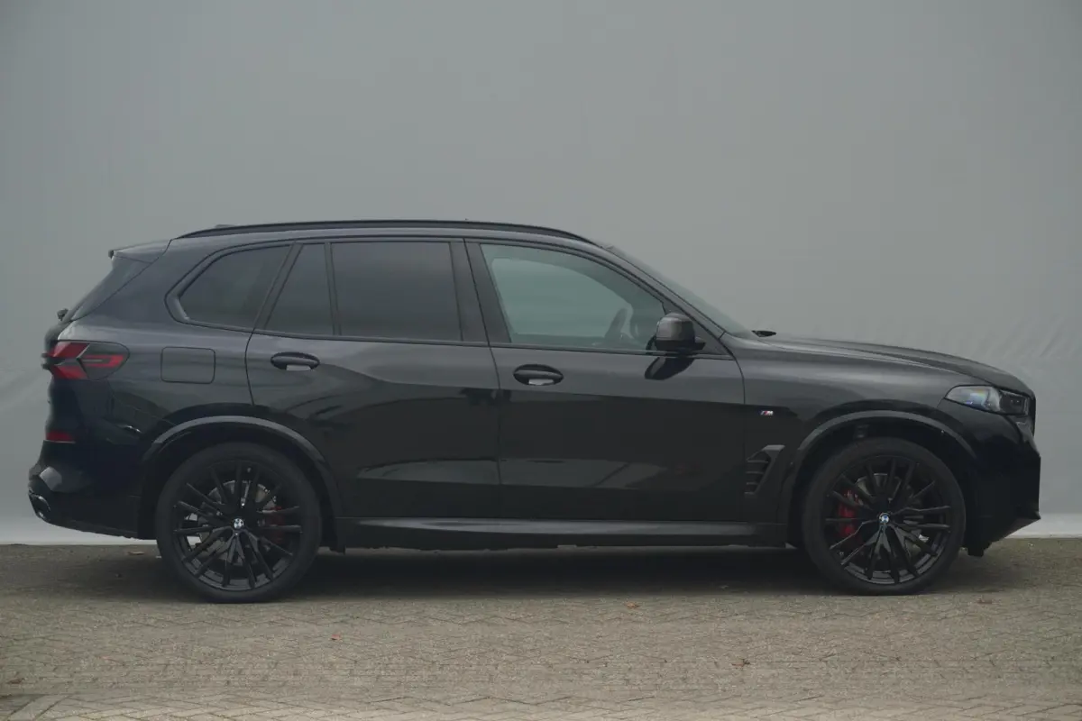 xDrive50e | M Sportpakket Pro | Panoramadak | Harman Kardon | M Multifunctionele voorstoelen | Carbon Exterieur