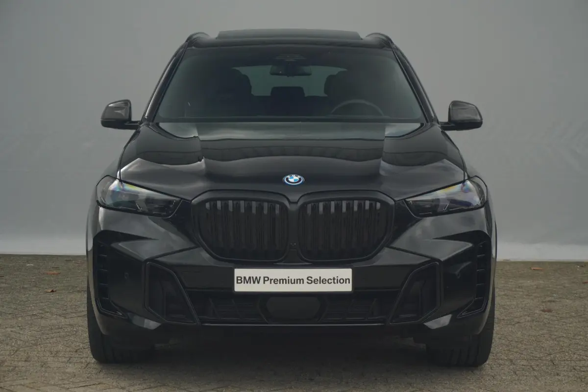 xDrive50e | M Sportpakket Pro | Panoramadak | Harman Kardon | M Multifunctionele voorstoelen | Carbon Exterieur