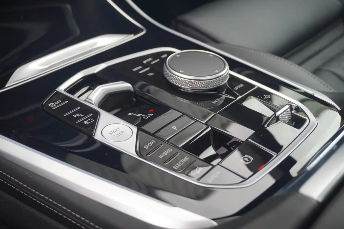 xDrive50e | M Sportpakket Pro | Panoramadak | Harman Kardon | M Multifunctionele voorstoelen | Carbon Exterieur