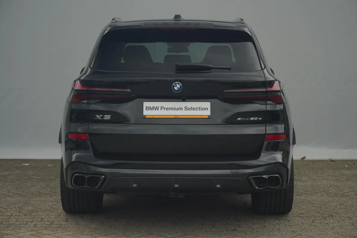 xDrive50e | M Sportpakket Pro | Panoramadak | Harman Kardon | M Multifunctionele voorstoelen | Carbon Exterieur