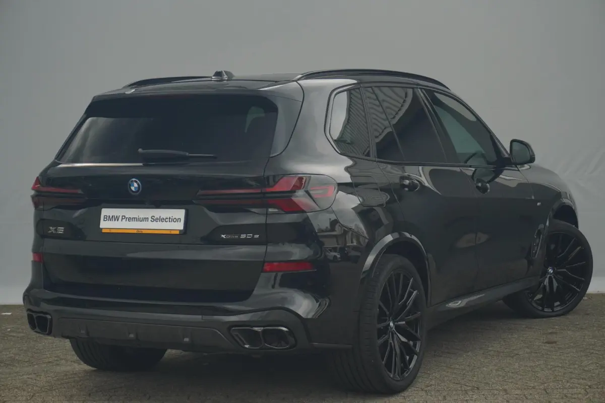xDrive50e | M Sportpakket Pro | Panoramadak | Harman Kardon | M Multifunctionele voorstoelen | Carbon Exterieur