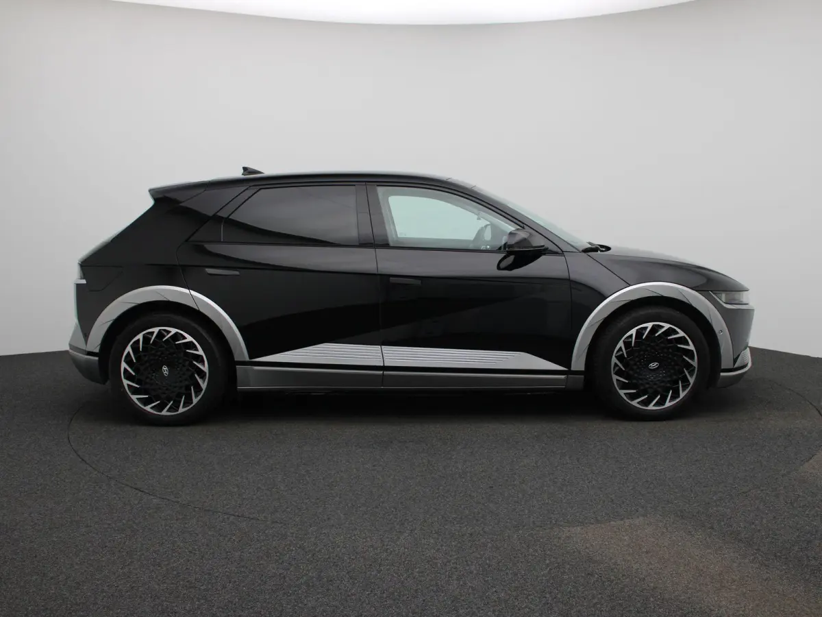 58kWh | PANORAMADAK | 360 CAMERA | BOSE | ELEKTRISCHE KOFFERKLEP | LEDER | APPLE CARPLAY - ANDROID AUTO |