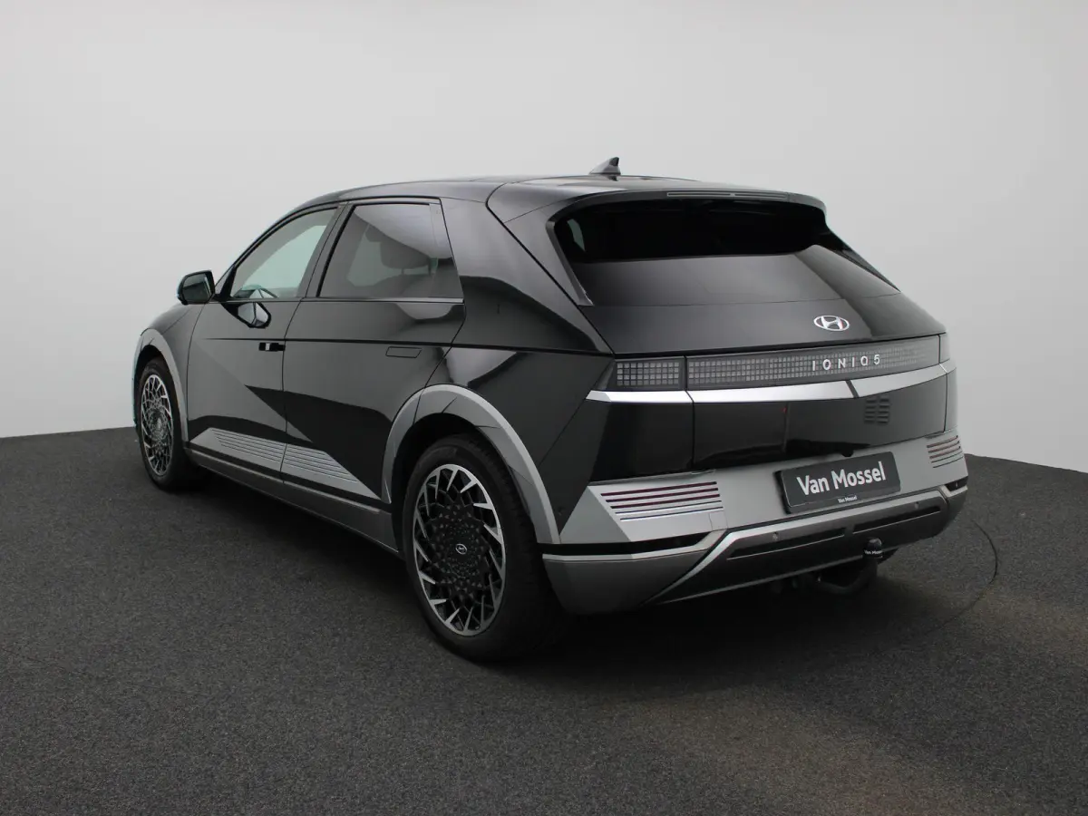 58kWh | PANORAMADAK | 360 CAMERA | BOSE | ELEKTRISCHE KOFFERKLEP | LEDER | APPLE CARPLAY - ANDROID AUTO |