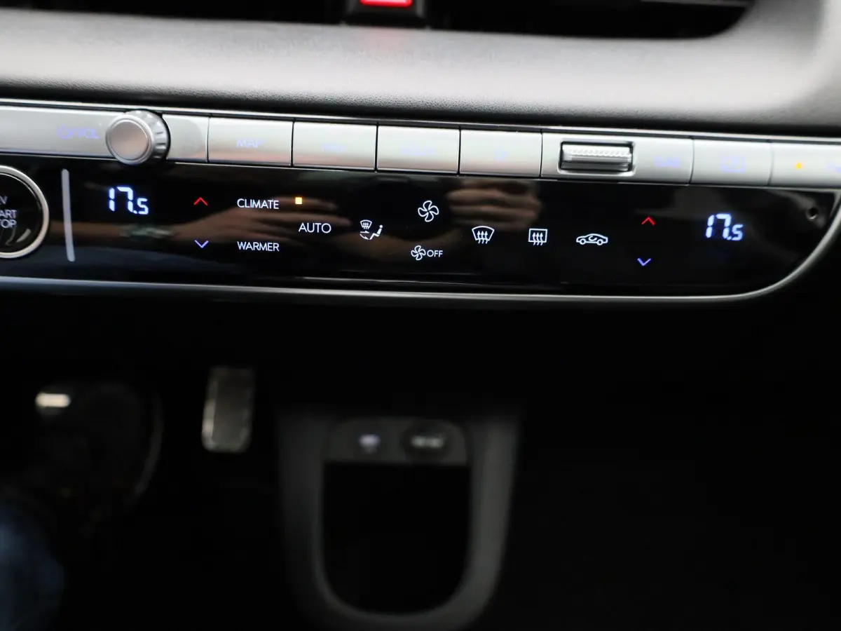 58kWh | PANORAMADAK | 360 CAMERA | BOSE | ELEKTRISCHE KOFFERKLEP | LEDER | APPLE CARPLAY - ANDROID AUTO |