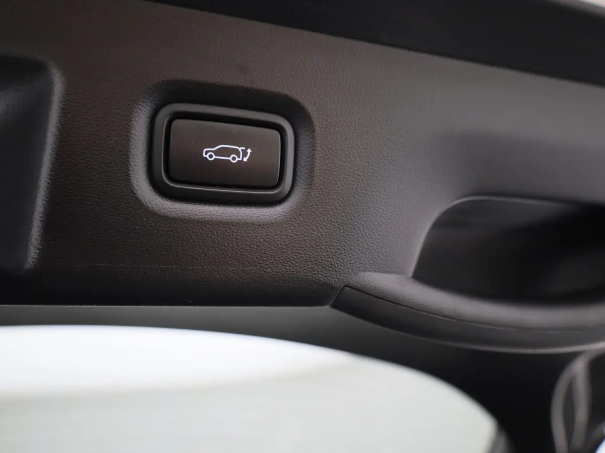 58kWh | PANORAMADAK | 360 CAMERA | BOSE | ELEKTRISCHE KOFFERKLEP | LEDER | APPLE CARPLAY - ANDROID AUTO |