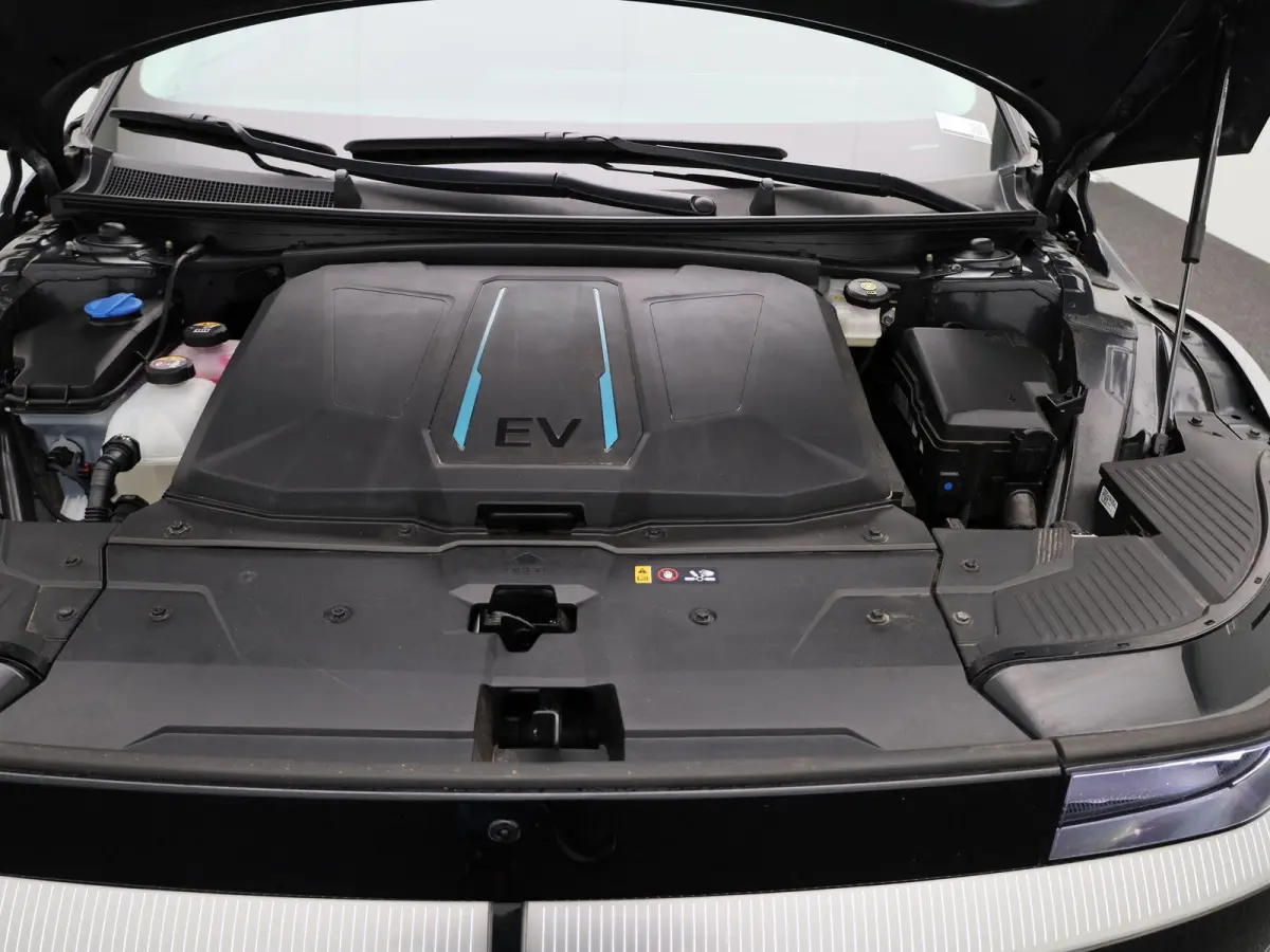 58kWh | PANORAMADAK | 360 CAMERA | BOSE | ELEKTRISCHE KOFFERKLEP | LEDER | APPLE CARPLAY - ANDROID AUTO |
