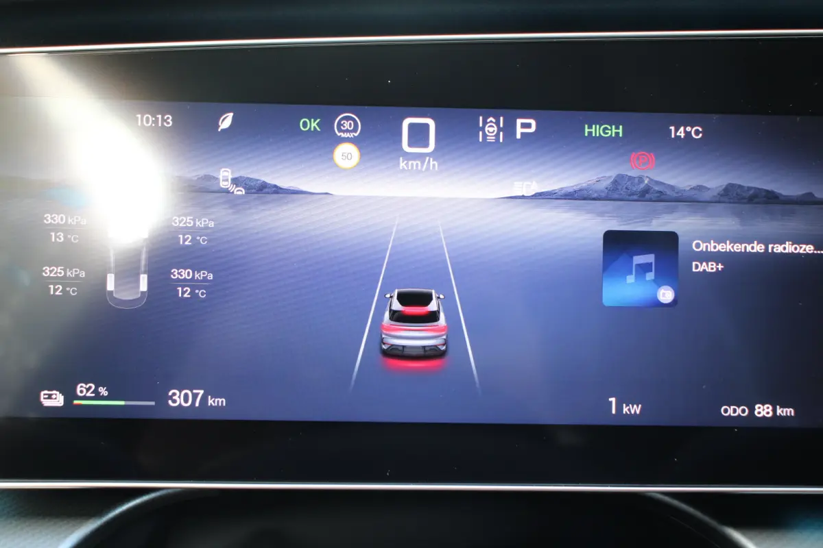 Excellence AWD 91.3 kWh 531PK! | DIRECT LEVERBAAR | PANO DAK | DYNAUDIO | 360° CAMERA | HUD | 20" LMV | KEYLESS | STOELVENTILATIE |
