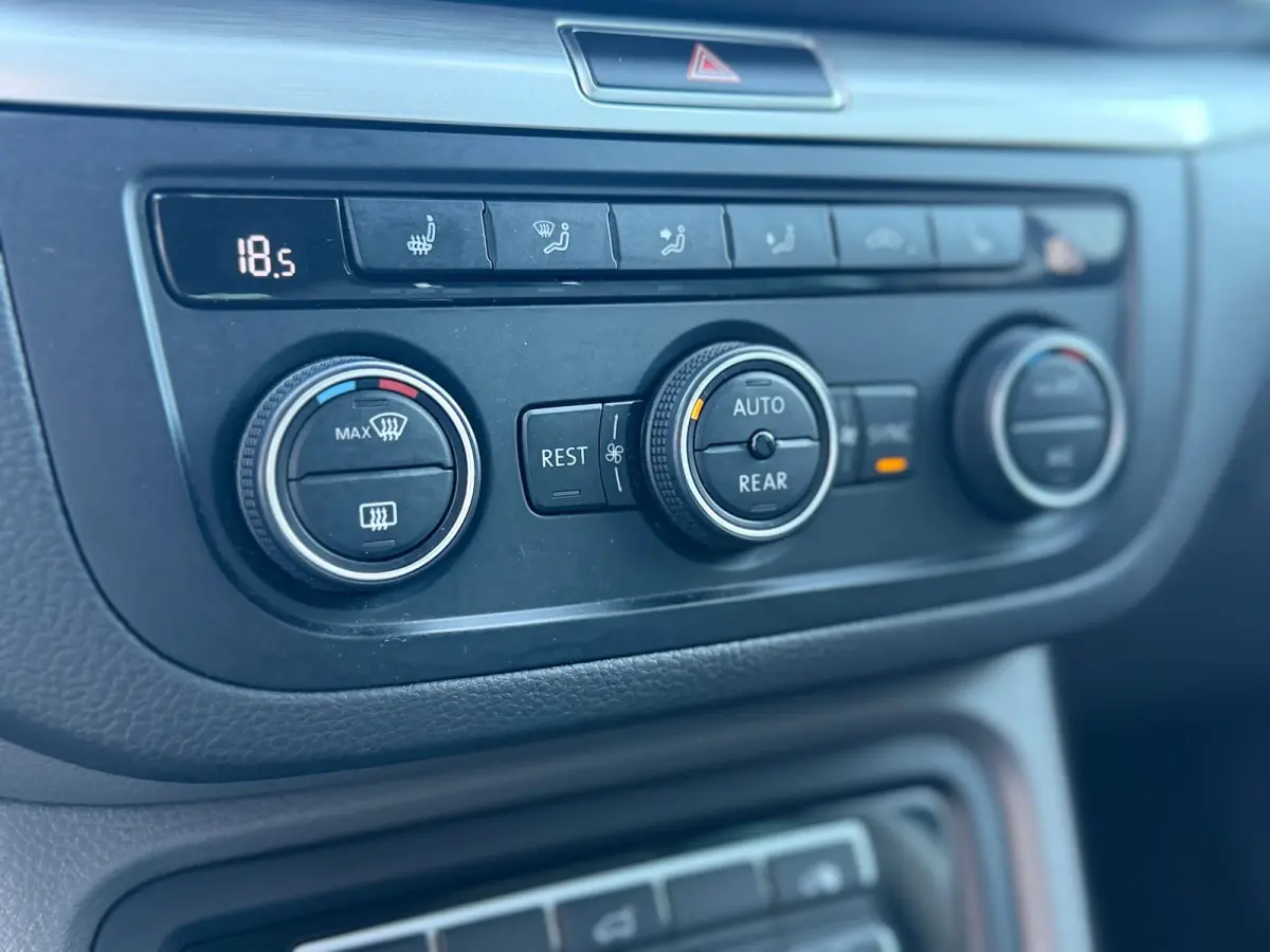 1.4 TSI Highline 7pers. Automaat - Deep Black Pearl - Clima/Camera/Cruise