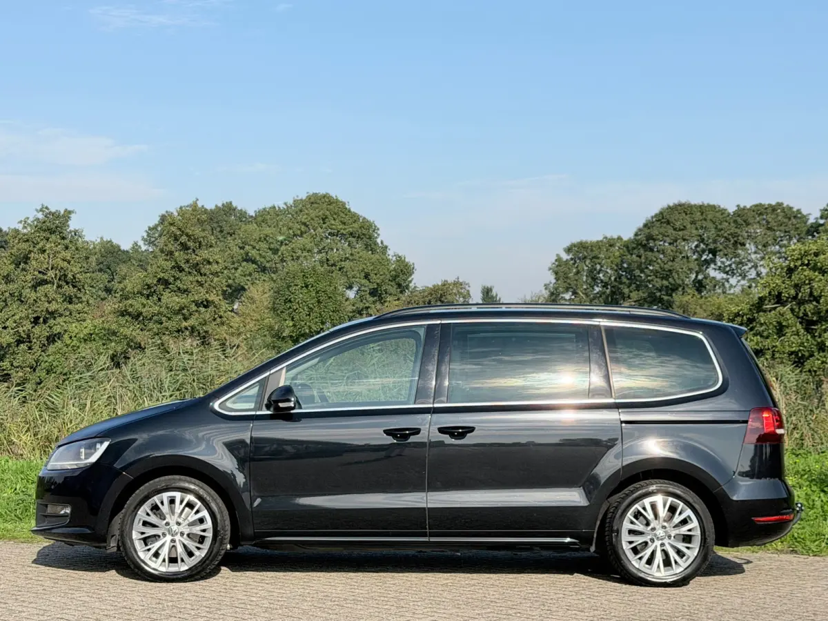 1.4 TSI Highline 7pers. Automaat - Deep Black Pearl - Clima/Camera/Cruise