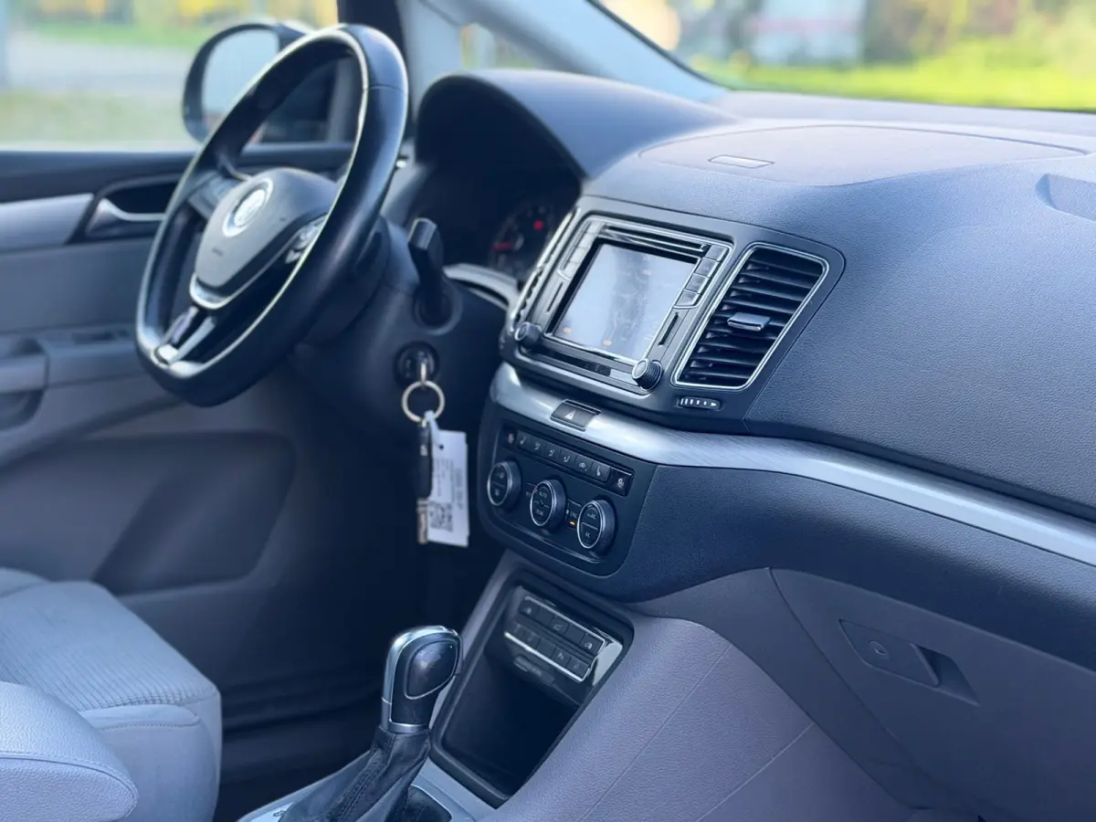 1.4 TSI Highline 7pers. Automaat - Deep Black Pearl - Clima/Camera/Cruise